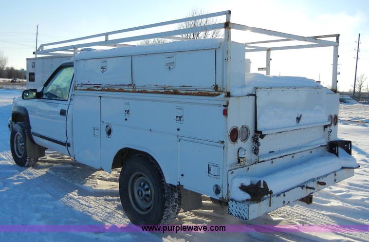 image for item 2352 1997 Chevrolet K2500 heavy duty pickup truck