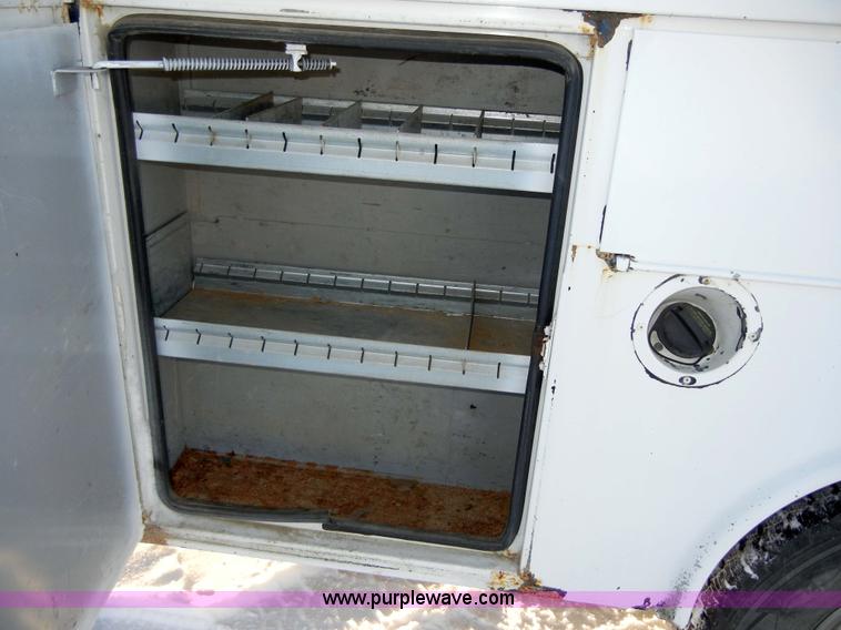 image for item 2352 1997 Chevrolet K2500 heavy duty pickup truck