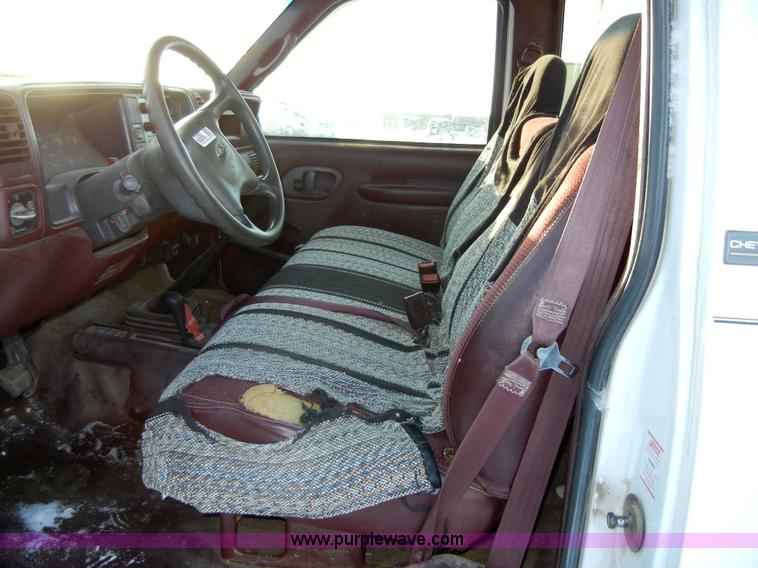 image for item 2352 1997 Chevrolet K2500 heavy duty pickup truck