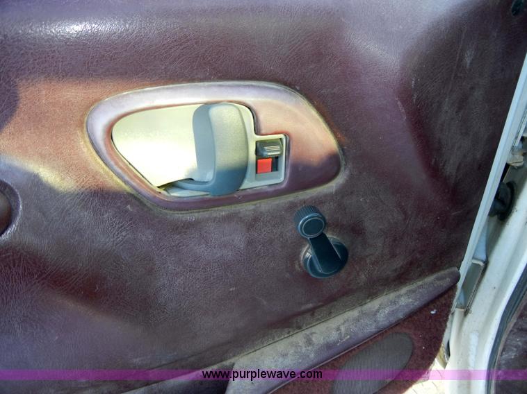 image for item 2352 1997 Chevrolet K2500 heavy duty pickup truck