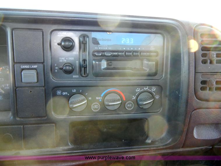 image for item 2352 1997 Chevrolet K2500 heavy duty pickup truck