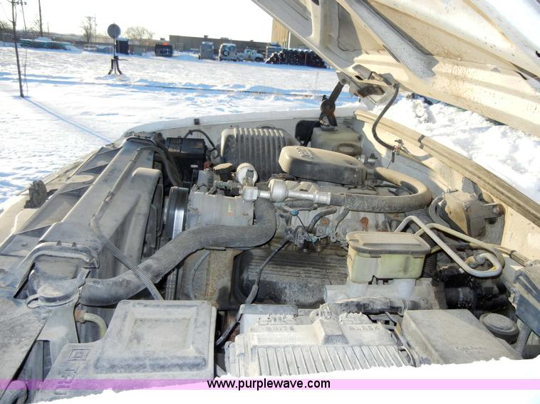 image for item 2352 1997 Chevrolet K2500 heavy duty pickup truck