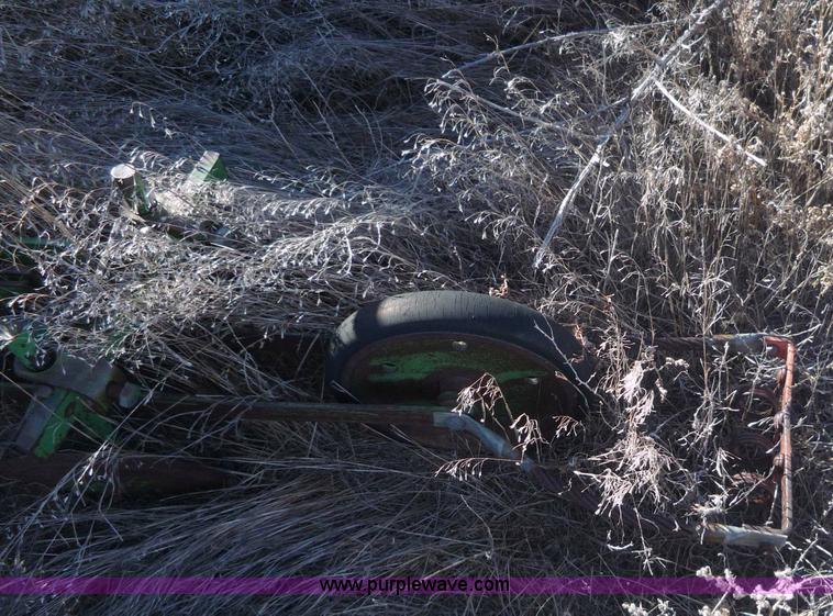 image for item 3163 John Deere six row planter