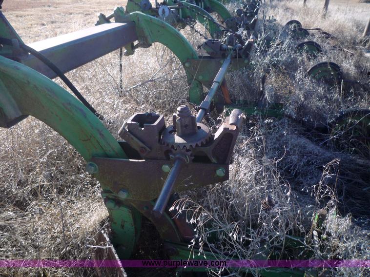 image for item 3163 John Deere six row planter