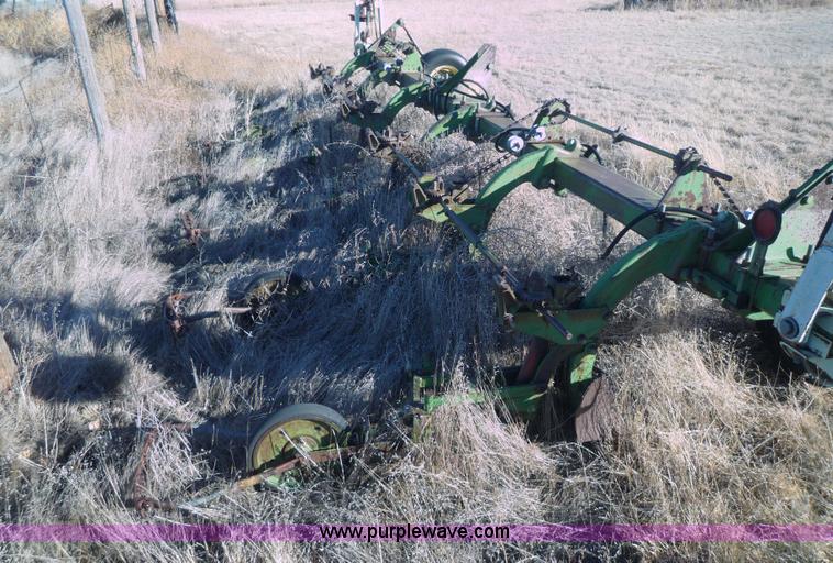 image for item 3163 John Deere six row planter