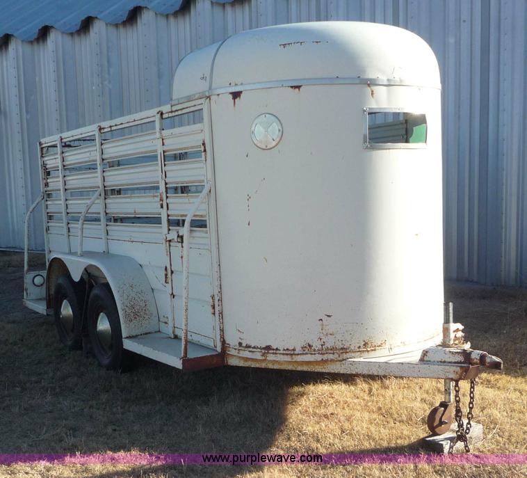 image for item 3165 1979 W-W livestock trailer