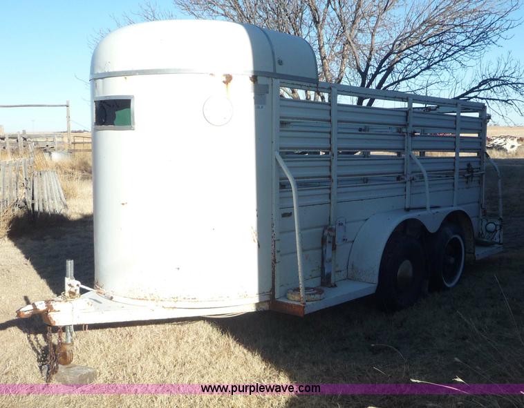 image for item 3165 1979 W-W livestock trailer