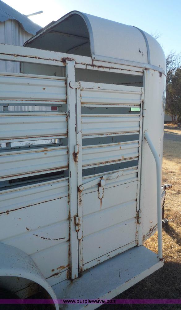 image for item 3165 1979 W-W livestock trailer