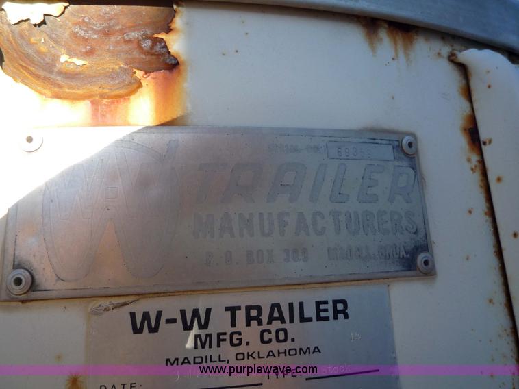 image for item 3165 1979 W-W livestock trailer