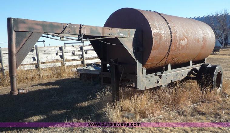 image for item 3166 Single axle goose neck water tailer