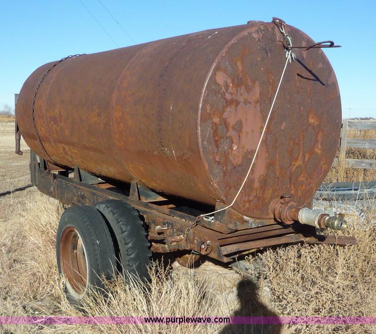 image for item 3166 Single axle goose neck water tailer