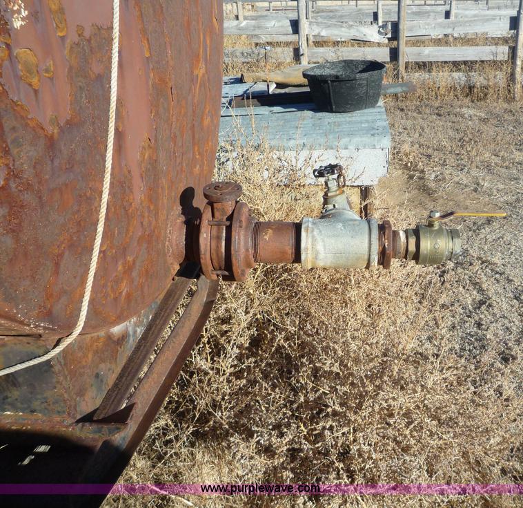 image for item 3166 Single axle goose neck water tailer