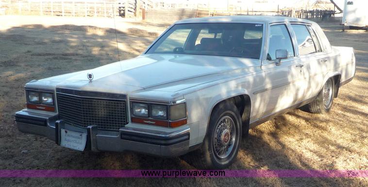 image for item 3169 1987 Cadillac Brougham