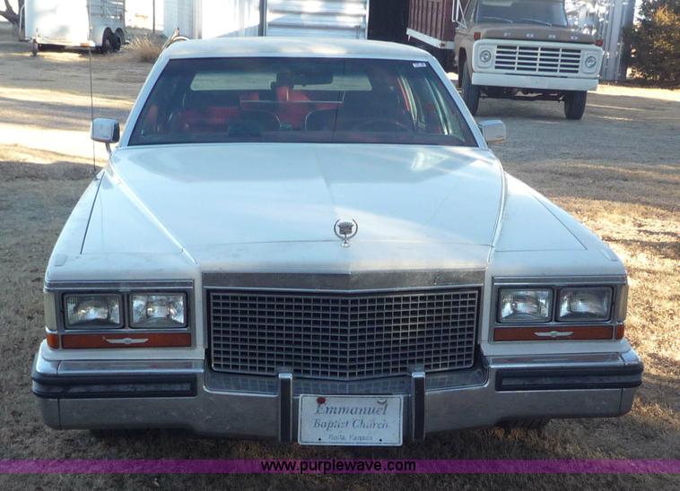 image for item 3169 1987 Cadillac Brougham