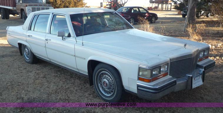 image for item 3169 1987 Cadillac Brougham