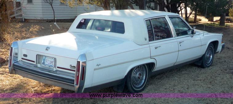 image for item 3169 1987 Cadillac Brougham