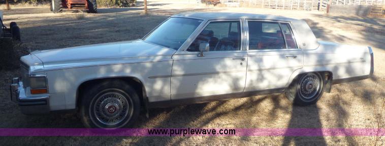 image for item 3169 1987 Cadillac Brougham