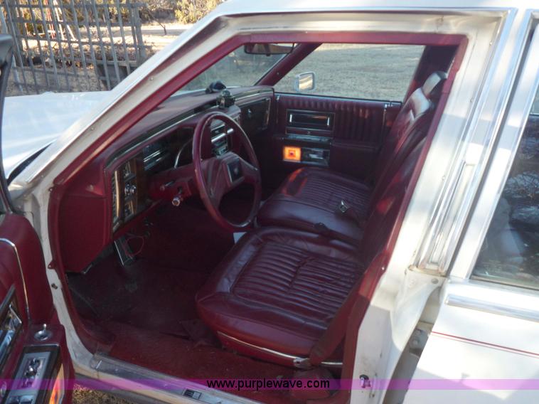 image for item 3169 1987 Cadillac Brougham
