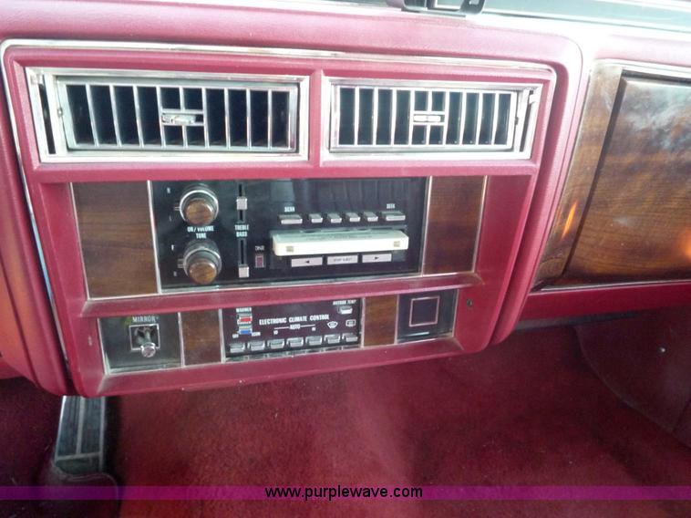 image for item 3169 1987 Cadillac Brougham