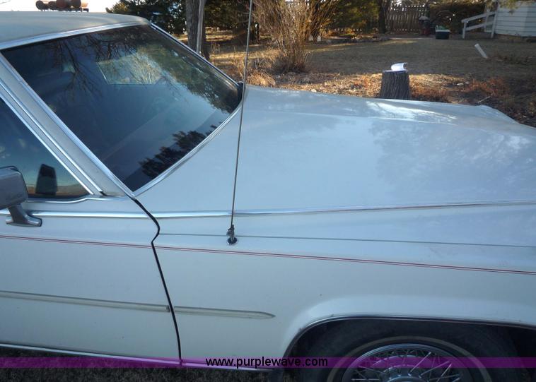 image for item 3169 1987 Cadillac Brougham