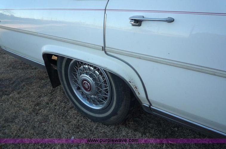image for item 3169 1987 Cadillac Brougham