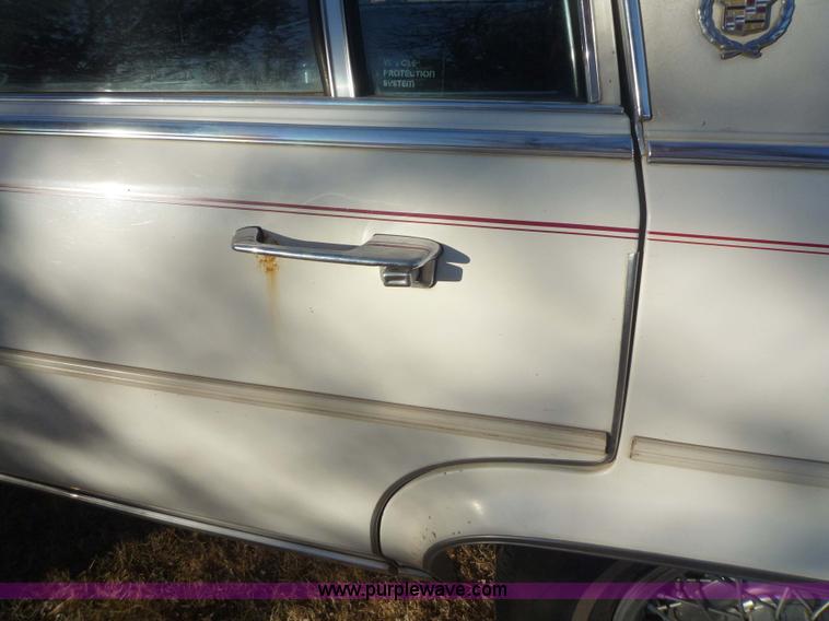 image for item 3169 1987 Cadillac Brougham