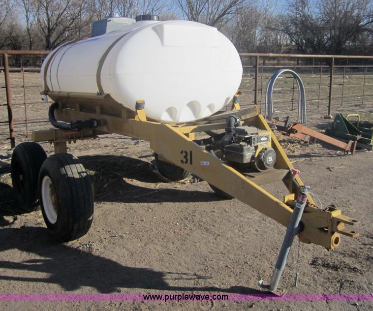 image for item 3282 500 gallon bulk ferilizer wagon