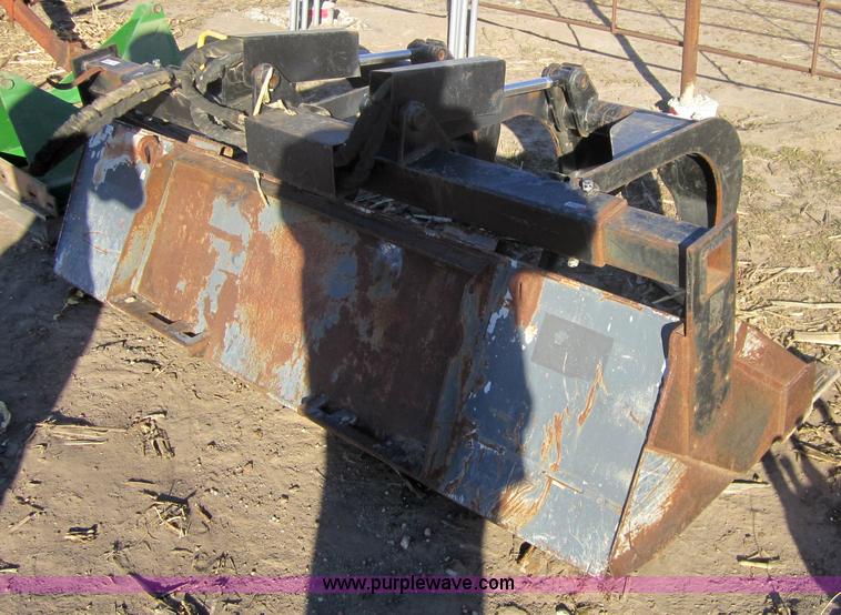 image for item 3286 Skid loader 80" bucket with grapple forks