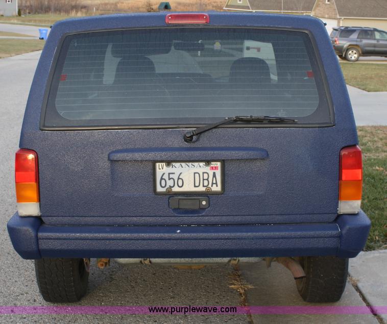 image for item 4991 2000 Jeep Cherokee Sport