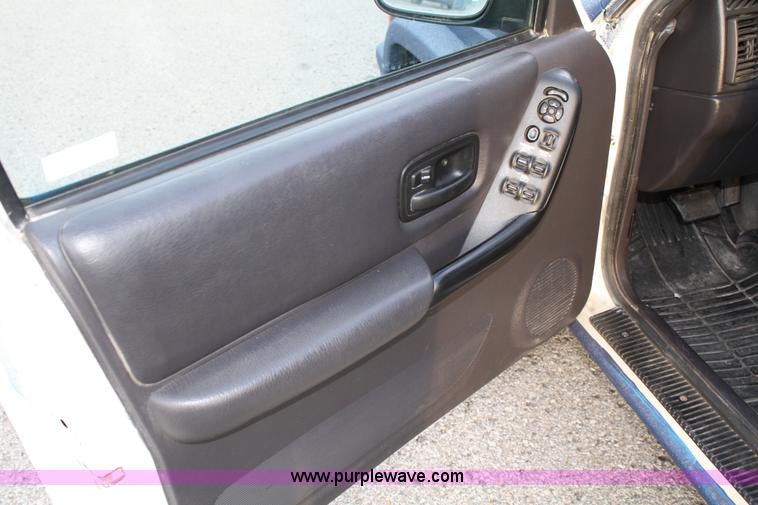 image for item 4991 2000 Jeep Cherokee Sport