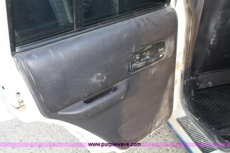 image for item 4991 2000 Jeep Cherokee Sport