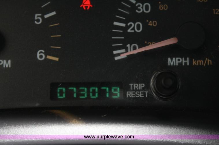 image for item 4991 2000 Jeep Cherokee Sport