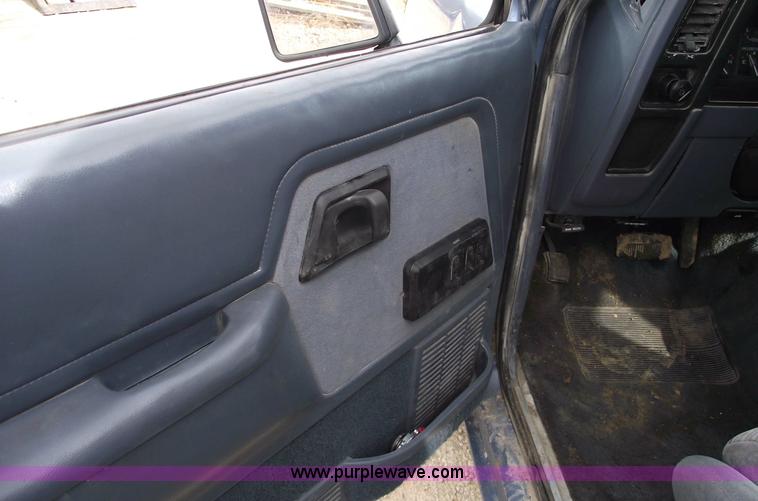 image for item 5488 1991 Ford Ranger STX extended cab pickup truck