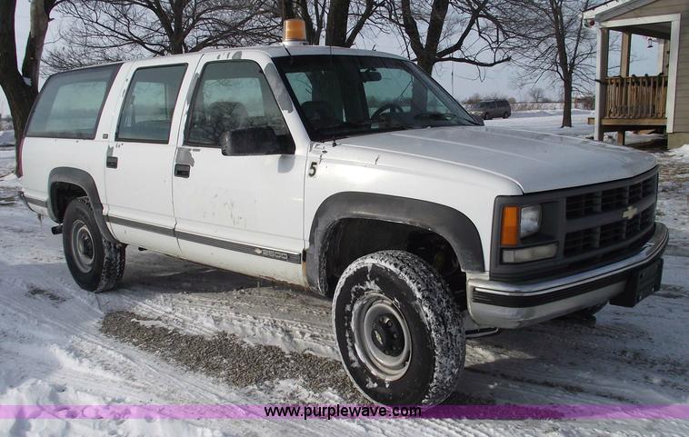 image for item 5520 1994 Chevrolet Suburban K2500 Cheyenne