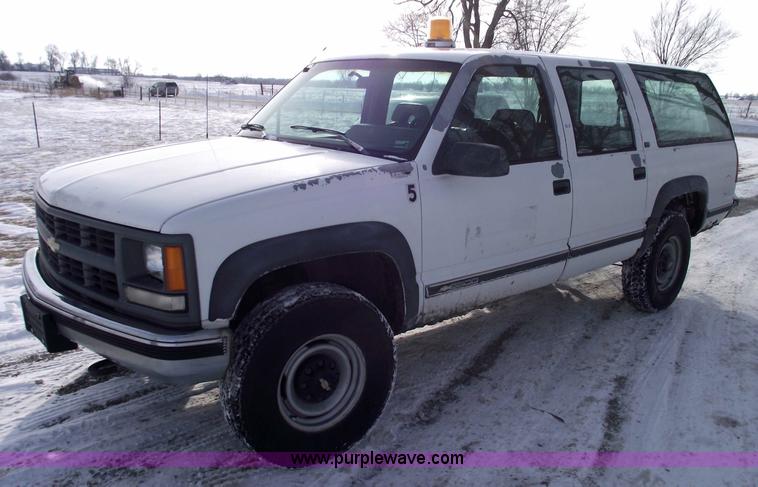 image for item 5520 1994 Chevrolet Suburban K2500 Cheyenne