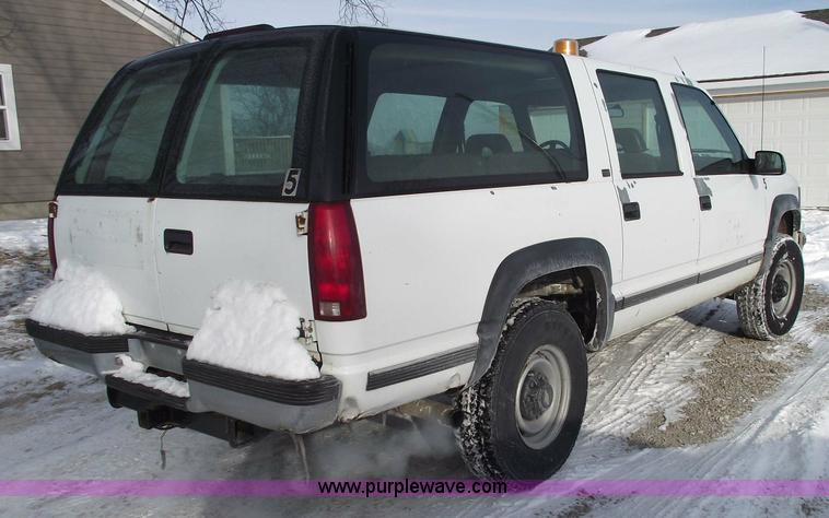 image for item 5520 1994 Chevrolet Suburban K2500 Cheyenne