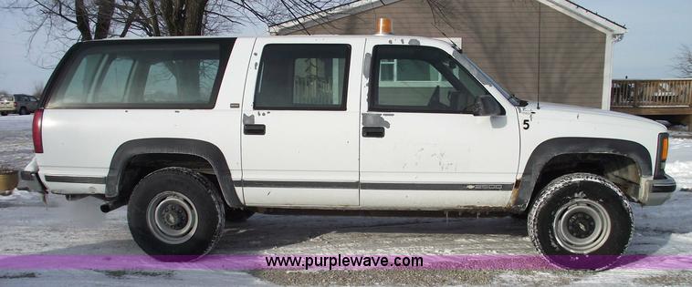 image for item 5520 1994 Chevrolet Suburban K2500 Cheyenne