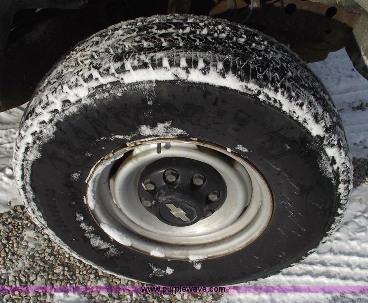 image for item 5520 1994 Chevrolet Suburban K2500 Cheyenne