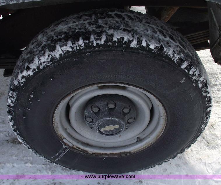 image for item 5520 1994 Chevrolet Suburban K2500 Cheyenne