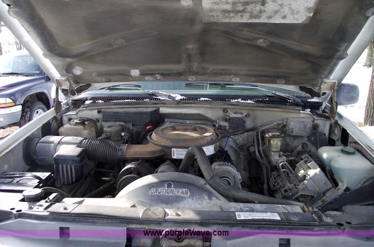 image for item 5520 1994 Chevrolet Suburban K2500 Cheyenne