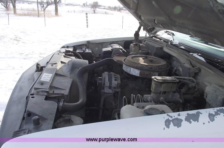 image for item 5520 1994 Chevrolet Suburban K2500 Cheyenne