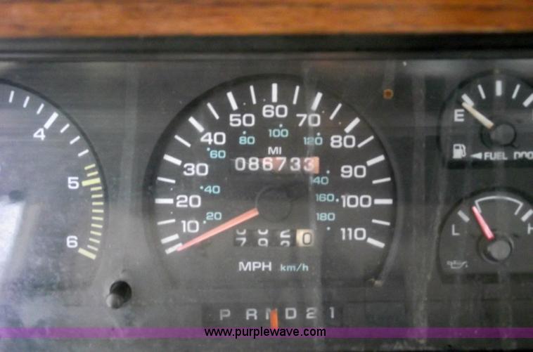 image for item 5521 1994 Dodge Dakota SLT club cab pickup truck