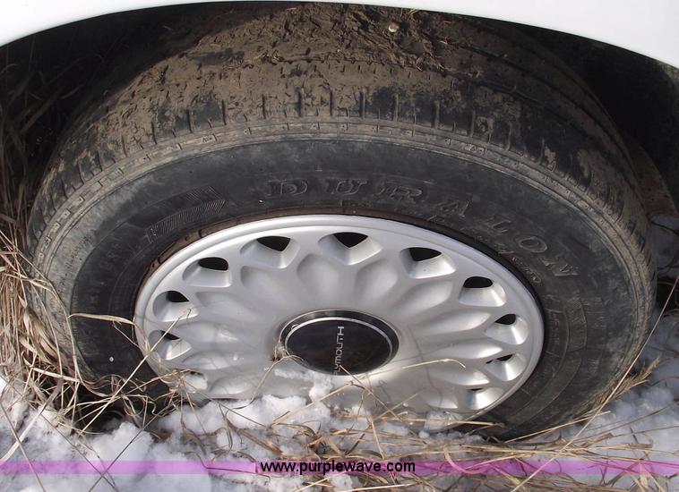 image for item 5522 1994 Plymouth Acclaim