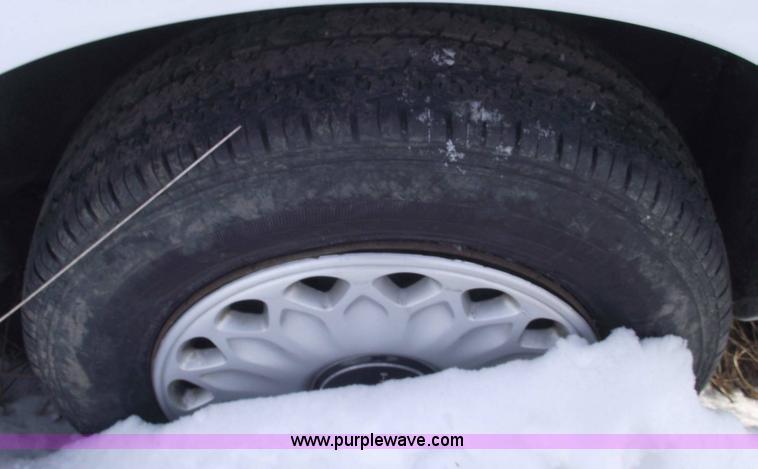 image for item 5522 1994 Plymouth Acclaim