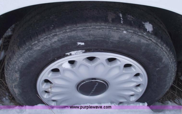 image for item 5522 1994 Plymouth Acclaim