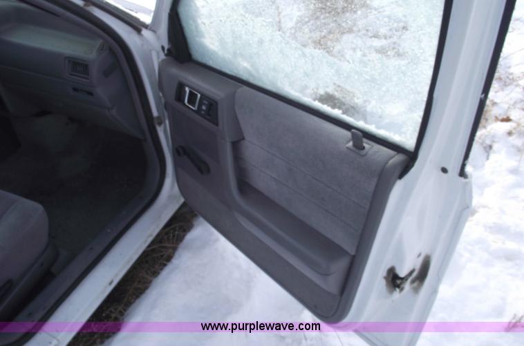 image for item 5522 1994 Plymouth Acclaim