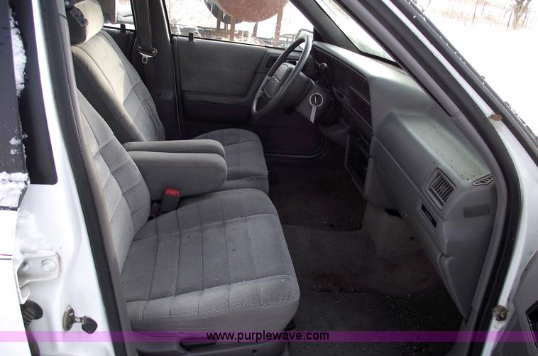 image for item 5522 1994 Plymouth Acclaim