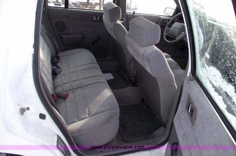 image for item 5522 1994 Plymouth Acclaim