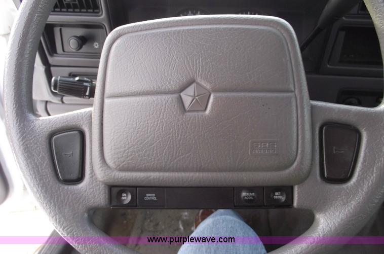 image for item 5522 1994 Plymouth Acclaim