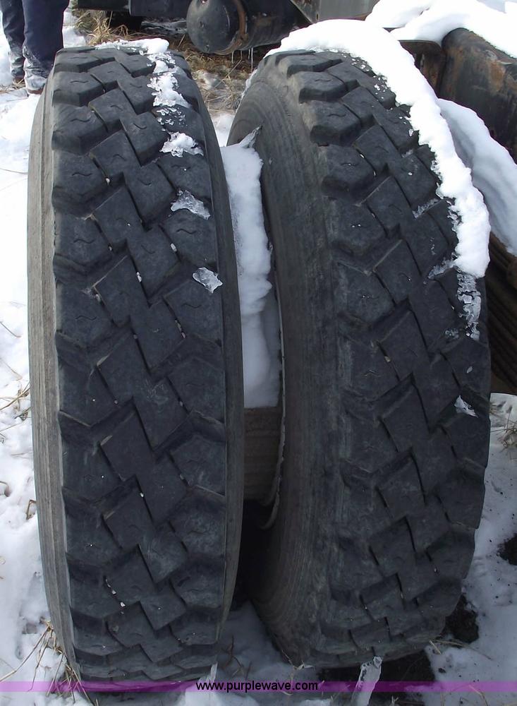 image for item 5524 1984 International S-1900 semi truck